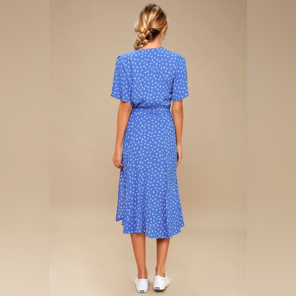 Maretta Blue and White Floral Print Wrap Midi Dress - Picture 7 of 16